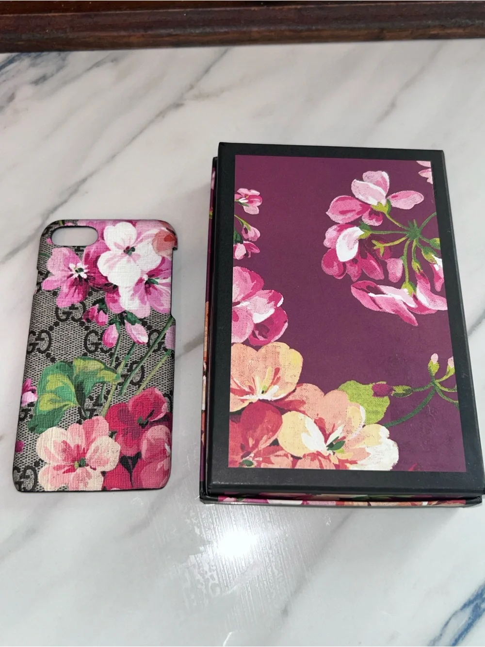 Gucci Authentic iPhone 7 or 8 Case NWOT GG Supreme Monogram Bloom Floral In Box